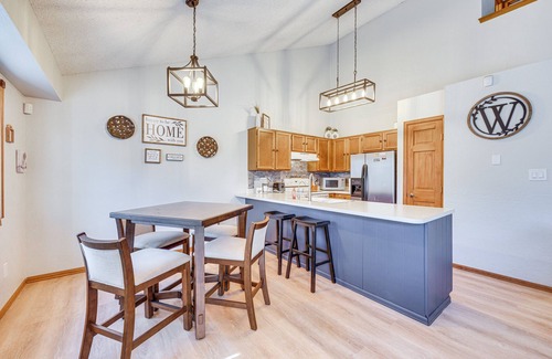 Southeast Colorado Springs Casa | Pet-Friendly Colorado Springs Home w/ Mtn Views!