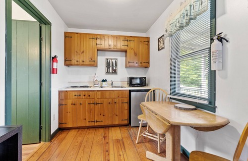 Fancy Gap Cabina | Pet Friendly Cabin Hideaway For 2! Cabin 7