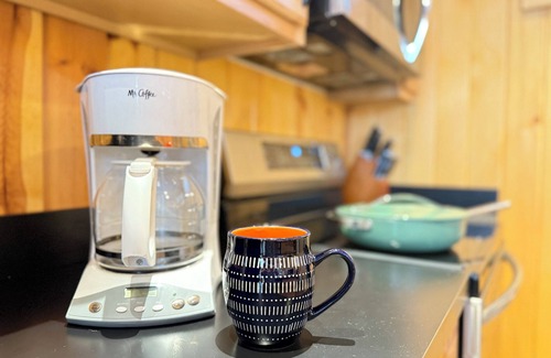 Island Park Cabina | Pet-Friendly Cabin | 34 MI to YNP | Cozy Cabin