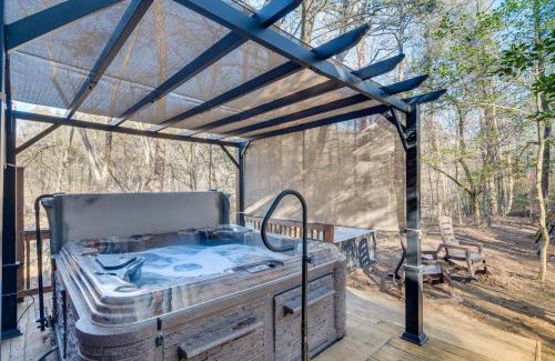 Lake Lure Casa | Pet-Friendly Cabin with Loft 5 Mi to Lake Lure!