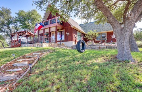 Canyon Lake Casa | Pet-Friendly Canyon Lake Cabin, 1 Mi to Water!