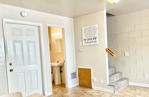 Capitola Casa | Pet Friendly Capitola Village Fixer-Upper