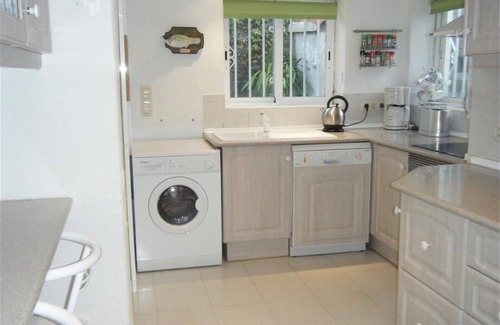Roses Town Center Villa | Casa Jazmin admite mascotas: piscina privada, vistas al mar, aire acondicionado y WiFi
