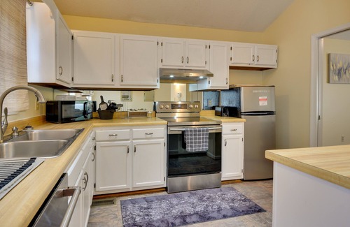 Greensboro Casa | Pet Friendly Charming Cozy Greensboro Gem by RedAwning