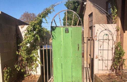 Yuma Townsite Casa | Pet-Friendly, Charming bungalow with WiFi and AC in sunny Yuma