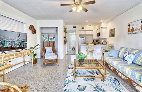 Gulfport Condominio | Pet Friendly~ Close to Art Galleries and Beaches