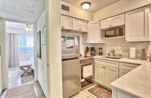 Gulfport Condominio | Pet Friendly~ Close to Art Galleries and Beaches