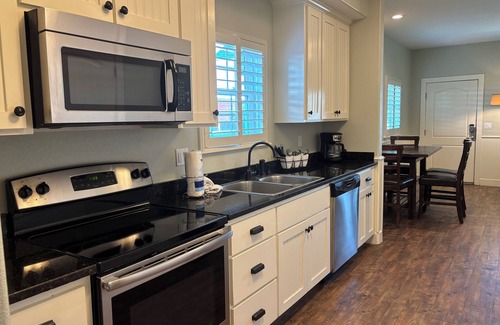 Port Aransas Condominio | Pet Friendly, Close to the Beach, Golf Cart Access