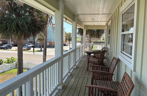 Port Aransas Condominio | Pet Friendly, Close to the Beach, Golf Cart Access