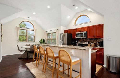 Whalehead Beach Casa | Pet Friendly Coastal Cottage in Corolla, North Carolina, Complete with Outdoor Pool and Private Hot Tub