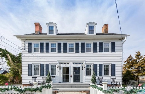 Cape May Condominio | Pet-friendly Colonial Unit in Historic Cape May
