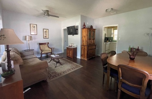Lakeshore South Casa | Pet friendly Comfortable 2 bedroom with huge yard and EV charging lvl1