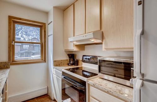 Frisco Condominio | PET FRIENDLY Condo close to Main Street in Frisco!!