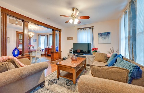 East Hartford Apartamento | Pet-Friendly Connecticut Retreat w/ Porch & Grill!