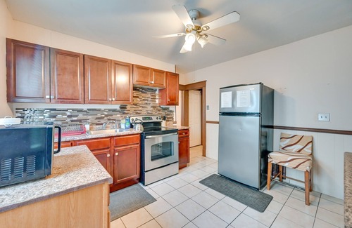 East Hartford Apartamento | Pet-Friendly Connecticut Retreat w/ Porch & Grill!