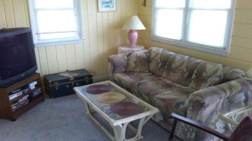 Rehoboth Beach Casa | Pet Friendly Cottage walk to beach!