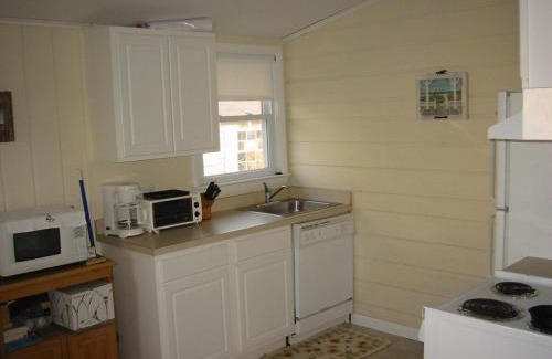 Rehoboth Beach Casa | Pet Friendly Cottage walk to beach!