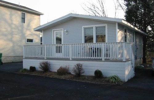 Rehoboth Beach Casa | Pet Friendly Cottage walk to beach!
