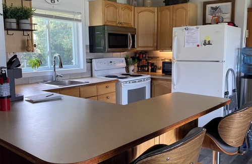 North Grenville Cabaña | Pet friendly Cottage on World Heritage Rideau River
