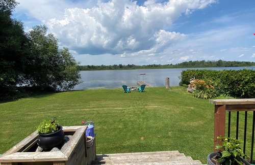 North Grenville Cabaña | Pet friendly Cottage on World Heritage Rideau River