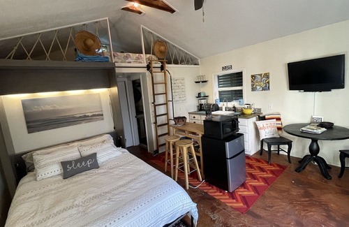 North Park Cabaña | Pet-Friendly Cottage in North Park with Private Yard