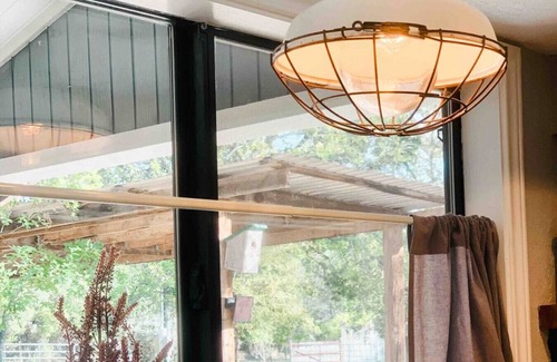 Wimberley Cabina | Pet friendly cottage:Great location:BBQ,Firepit