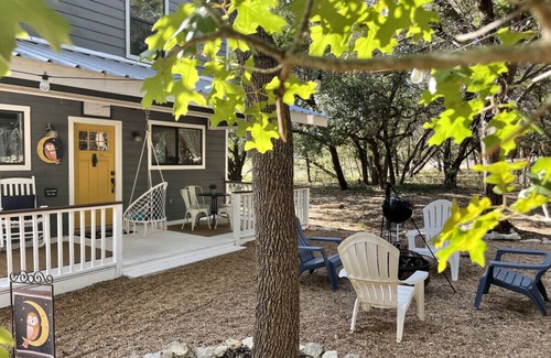 Wimberley Cabina | Pet friendly cottage:Great location:BBQ,Firepit