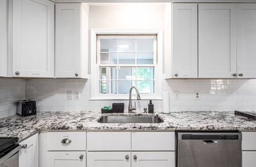 Durham Casa | Pet Friendly Cozy 3BRM fully Fenced yard