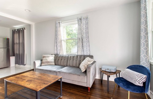 Inglewood Casa | Pet friendly! Cozy Patio! Home with Yard