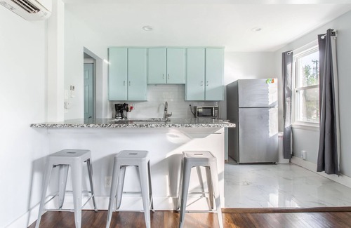 Inglewood Casa | Pet friendly! Cozy Patio! Home with Yard