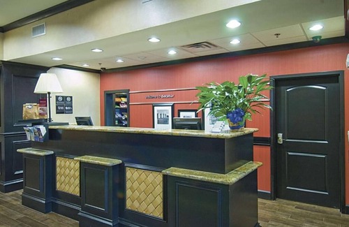 Decatur Hotel | Pet-Friendly Decatur Stay: Modern Rooms, Pool & Breakfast Included