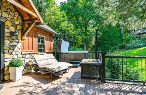Delta Casa | Pet-Friendly Delta Cabin with Private Hot Tub!