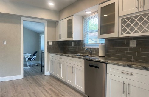 St. Petersburg - Clearwater Casa | Pet-Friendly Downtown Retreat with Firepit & WiFi