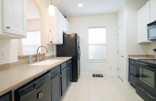 Southwest Raleigh Casa | Pet-friendly End-unit Townhome with Community Pool