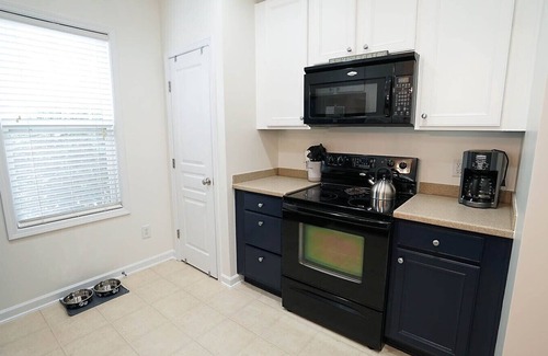 Southwest Raleigh Casa | Pet-friendly End-unit Townhome with Community Pool