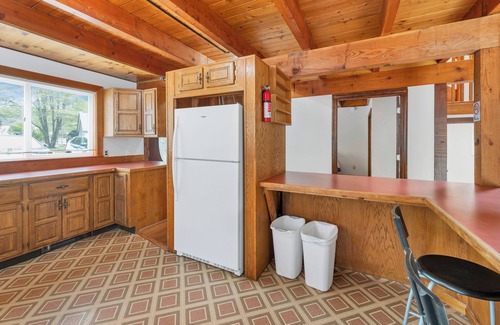 Meredith Casa | Pet Friendly Escape to Lake Waukewan for Your Next Getaway