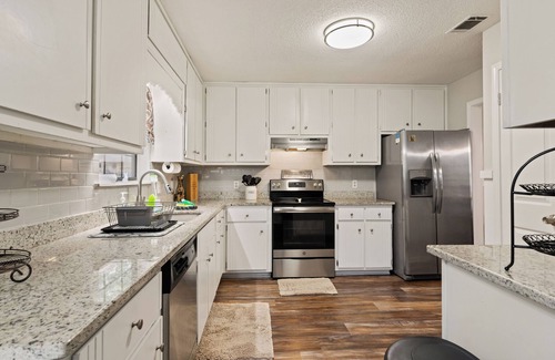 Country Club Estates Casa | Pet Friendly/Exercise Room