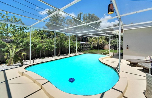 St. Petersburg - Clearwater Casa | Pet-friendly Family Retreat with Pool in St Pete