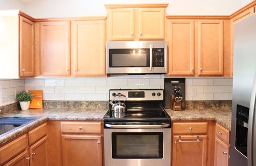 Westgate Casa | Newly Renovated : Minutes from the airport, shopping, and bases
