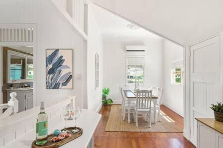 Balmoral Casa | Pet Friendly Family Home In Brisbane - Relocations and Family Stays - Fast Internet - Parking - Netflix