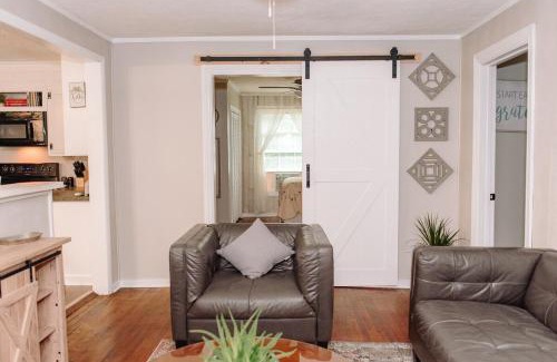 Kingston Springs Casa | Pet Friendly! Farmhouse near the Harpeth River