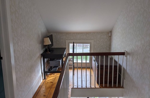 West Dover Casa | Pet-friendly farmhouse sleeps 10 in style - 2 min from Mt. Snow and Haystack