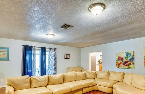 Temple Crest Casa | Pet-Friendly Florida Escape w/ Pool, Deck & Grill!