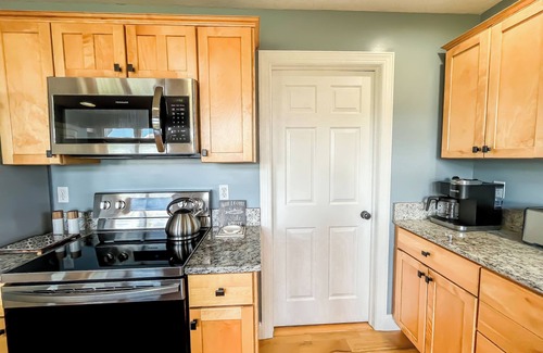 Waterfront Greens Casa | Pet friendly! Free golf and lake access! All new furnishings!