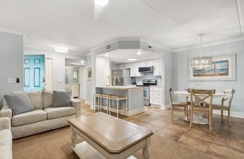 American Beach Casa | Pet Friendly | Ground Level Sailmaker Villa | Private Covered Patio | Close to Pool