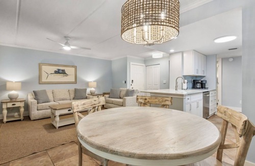 American Beach Casa | Pet Friendly | Ground Level Sailmaker Villa | Private Covered Patio | Close to Pool