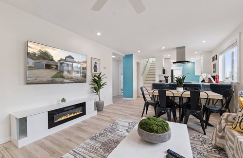 New Baltimore Casa | Pet Friendly/Gated Backyard/Game room/Hot Tub