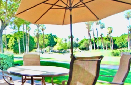 Palm Desert Condominio | PET FRIENDLY Georgeous views and close to everything