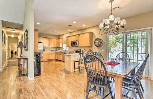 Pine Bush Casa | Pet-Friendly Grand Pine Bush Retreat on 2 Acres!