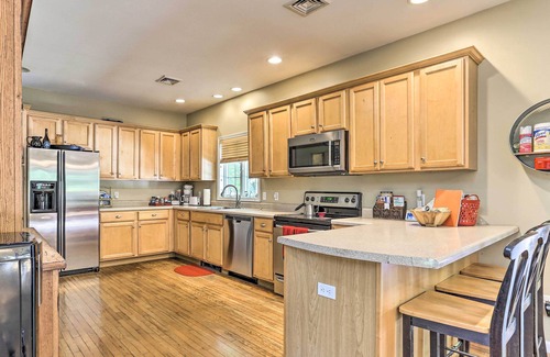 Pine Bush Casa | Pet-Friendly Grand Pine Bush Retreat on 2 Acres!